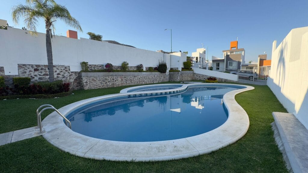 Casa con alberca en Xochitepec Morelos en Venta